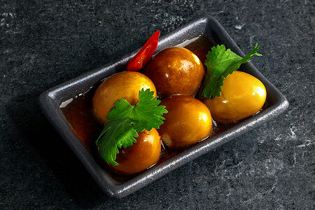 Яйца маринованные