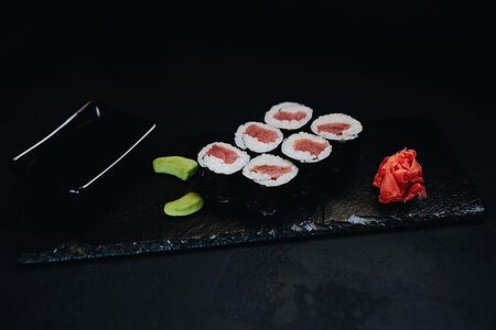 Хосомаки холодные с тунцом