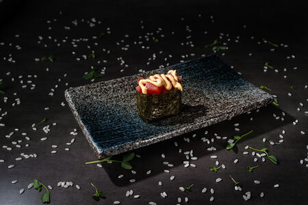 Спайси-гункан Тунец