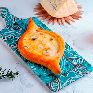 Хачапури-лодочка четыре сыра