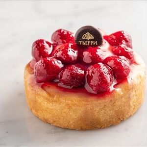 Тарталетка с малиной