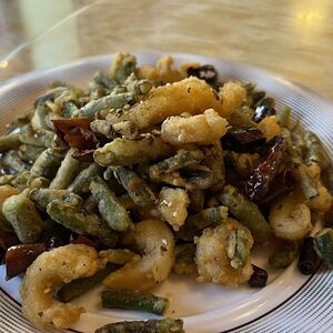 Кальмар со стручковой фасолью 