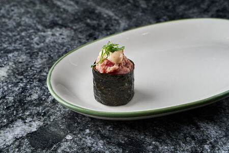 Запеченные суши тунец 