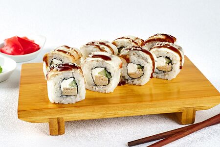 Ролл Унаги урамаки