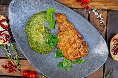 Стейк из свинины на кости