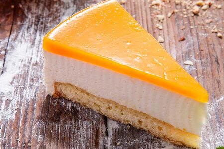 Торт манго с натуральным йогуртом