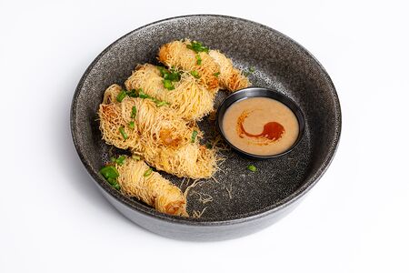 Тигровая креветка в капсуле с соусом банановый чили