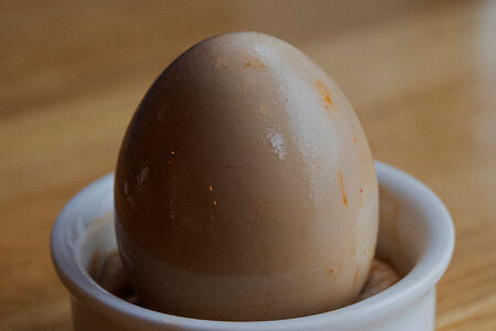 Яйцо маринованное