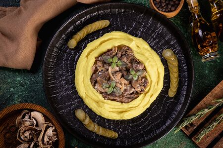 Бефстроганов