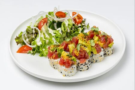 Ролл с тартаром из тунца 