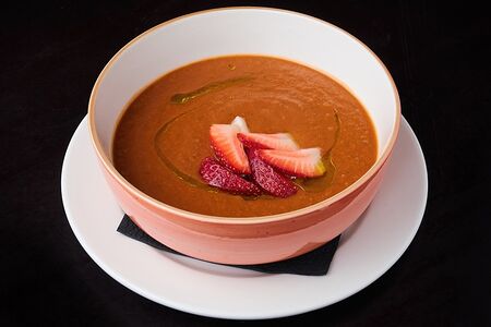 Гаспачо с клубникой