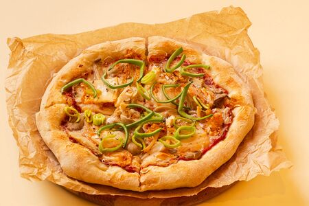 Пицца с вешенками и кимчи