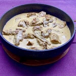 Кролик домашний в сметане 