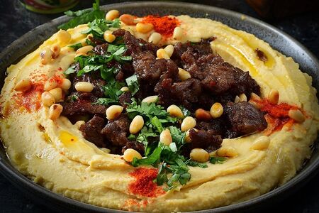 Хумус с говяжьей вырезкой