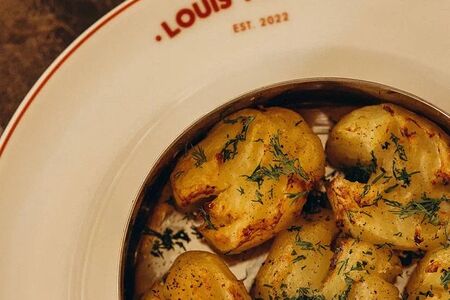 Молодой картофель с укропом