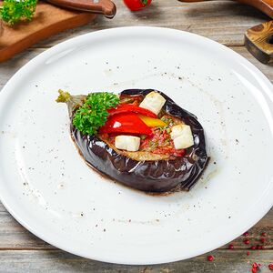 Баклажан фаршированный сыром