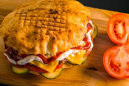 Питбургер с аджикой