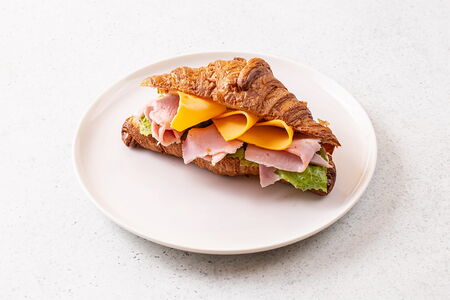 Круассан с ветчиной и сыром