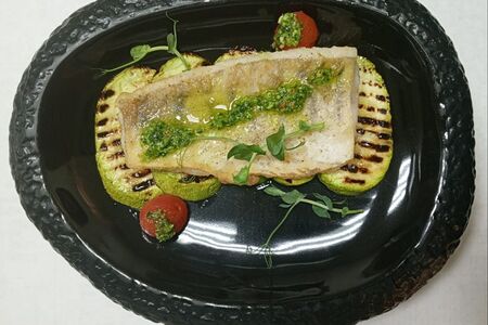 Судак на овощной подушке