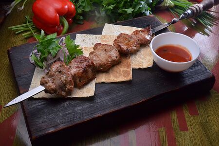 Шашлык из телятины с соусом сацебели