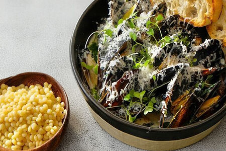 Мидии в трюфельно-сырном соусе