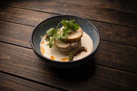 Сациви с цыпленком и мамалыгой