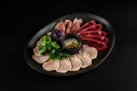 Ассорти мясное