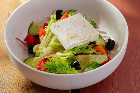 Греческий салат с настоящей Фетой