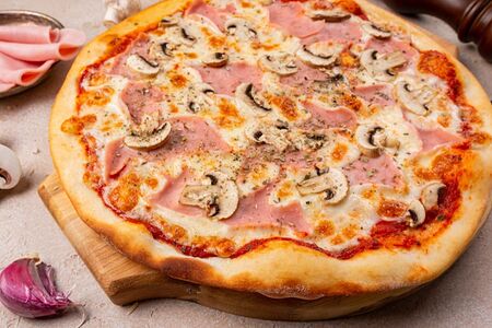 Пицца Ветчина с грибами