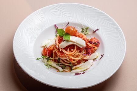 Спагетти с домашней моцареллой