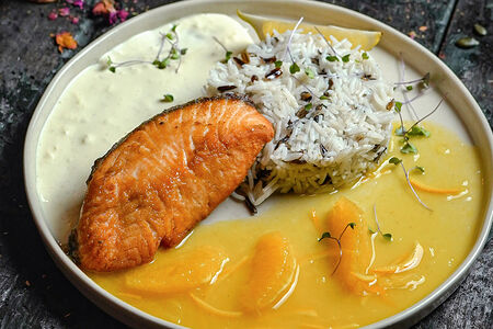 Семга под апельсиновым соусом