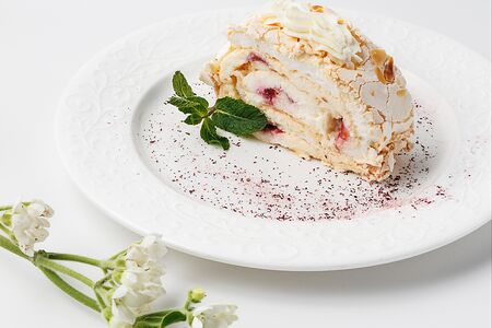 Меренговый рулет