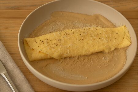 Омлет с перечным соусом 