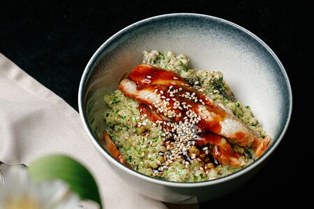 Сорго со сморчками и угрем