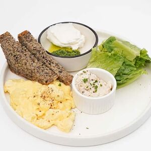 Завтрак с тунцом