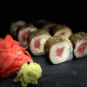 Ролл с тунцом