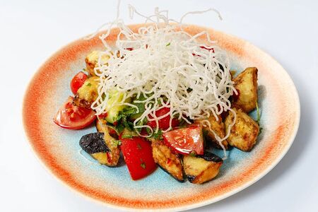 Хрустящие баклажаны с фунчозой