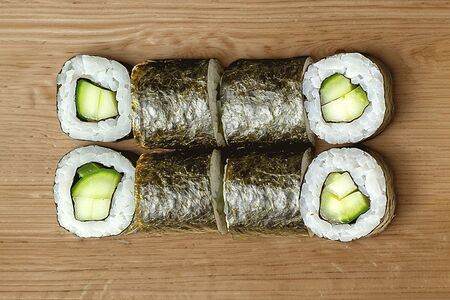 Маки с огурцом