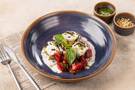 Салат со страчателлой