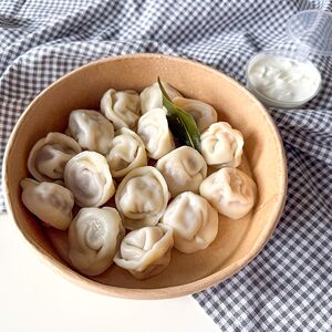 Пельмени из мраморной говядины со сметаной 