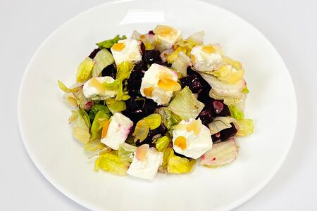 Салат свекла с фетой 