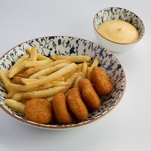 Куриные нагетсы с фри