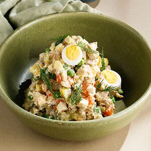 Оливье с цыплёнком