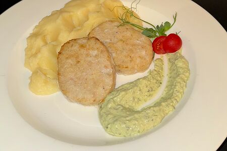 Котлеты из щуки с картофельным пюре