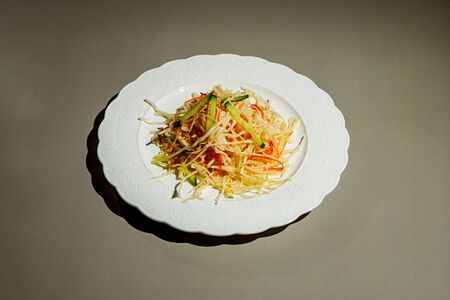 Салат из свежей капусты