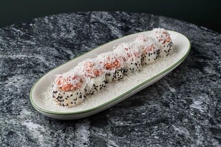 Тунец с пармезаном, творожным сыром и авокадо 