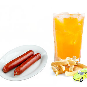 2 сосиски + фри + напиток на выбор + маленькая игрушка