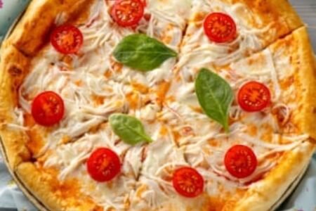 Пицца с крабовыми палочками