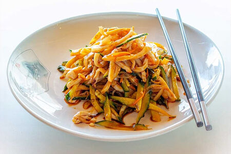 Кальмар с огурцом