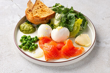 Камчатский завтрак с пашот и лососем